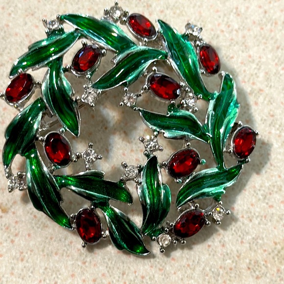 Vintage Monet rhinestone holiday broach (440) - Picture 2 of 5